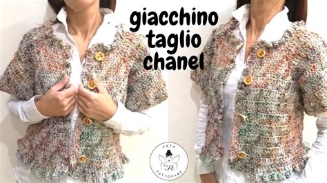 Un giacchino taglio chanel realizzato .